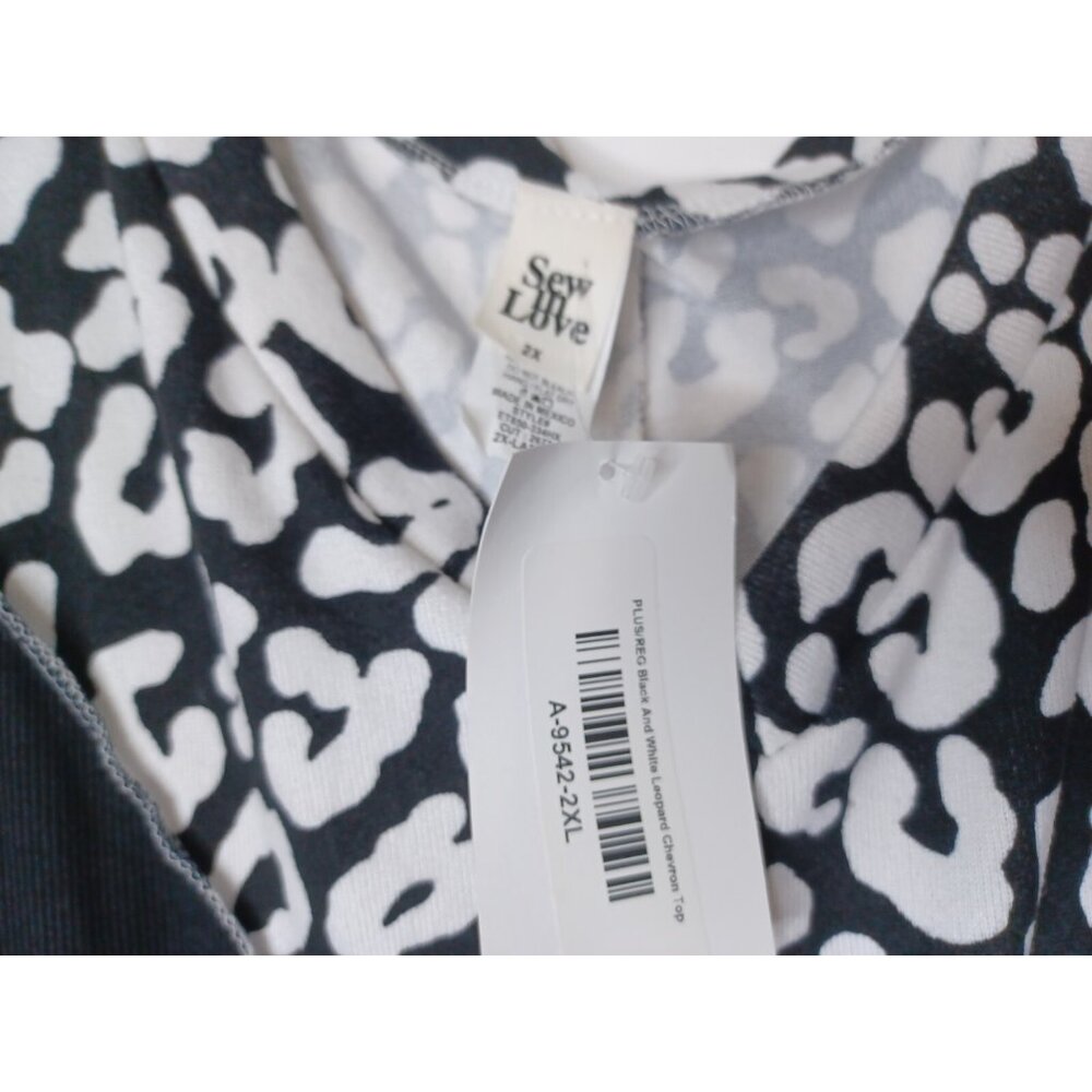 Sew In Love Womens Plus Size 2X Black And White Leopard Chevron Top Long Sleeve - Picture 5 of 6